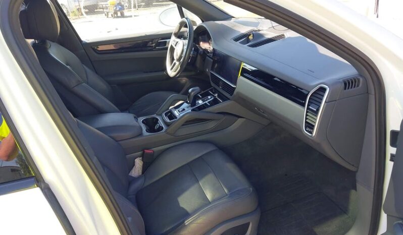 
								2023 Porsche Cayenne full									