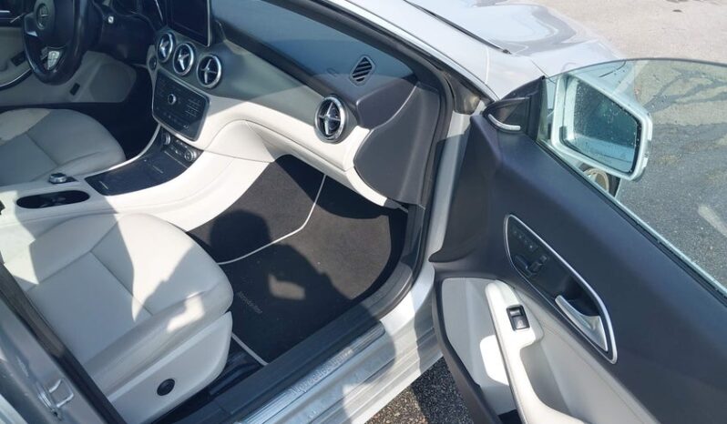 
								2015 Mercedes-benz Cla 250 full									