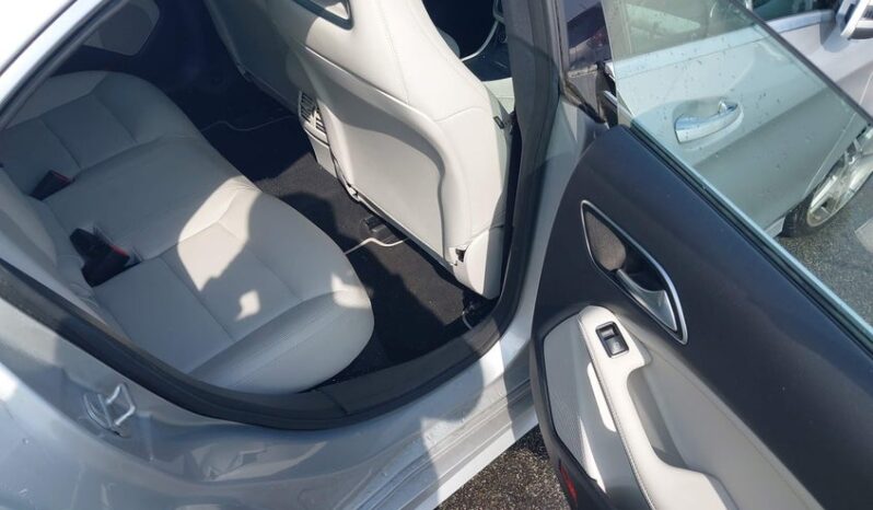 
								2015 Mercedes-benz Cla 250 full									