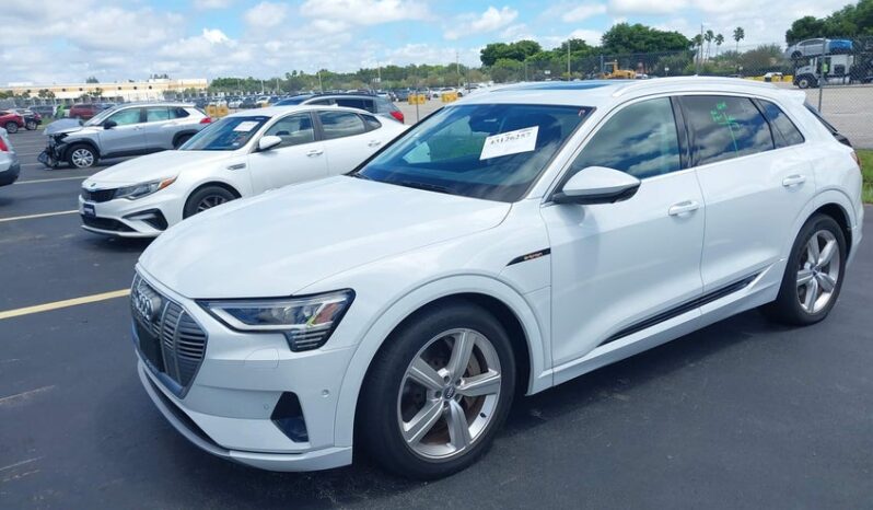 
								2019 Audi E-tron full									