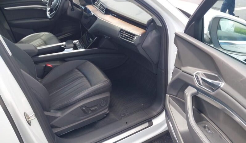 
								2019 Audi E-tron full									