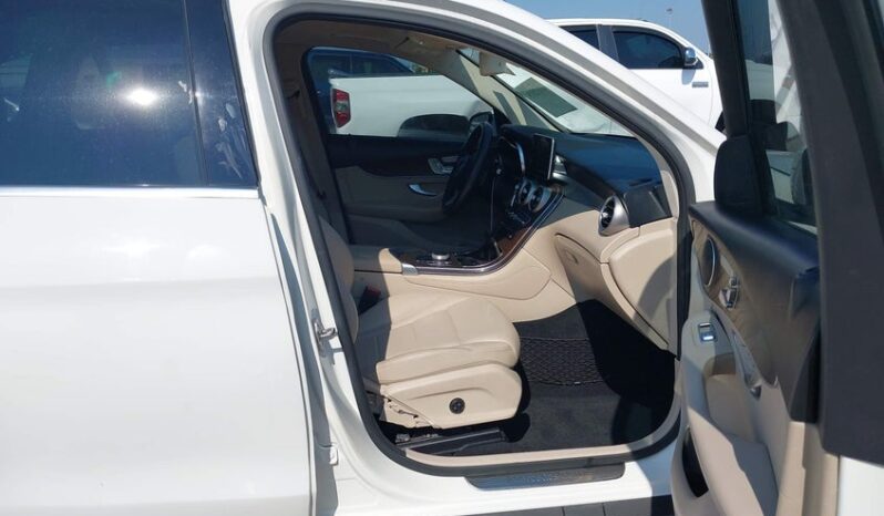 
								2019 Mercedes-benz Glc 300 full									