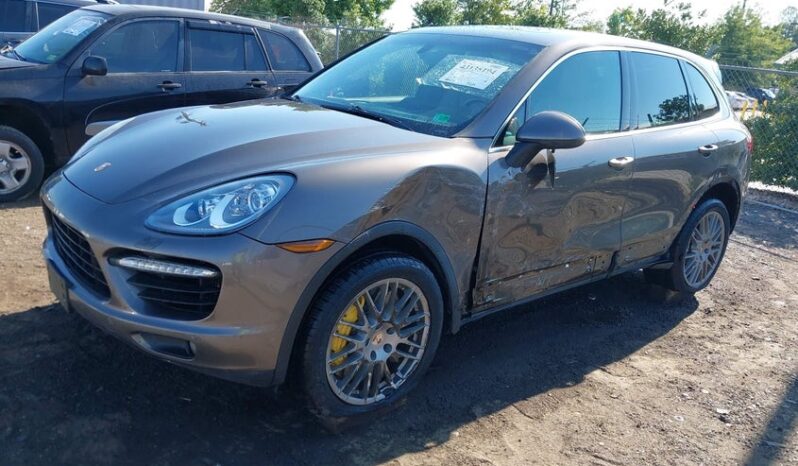 
								2013 Porsche Cayenne full									
