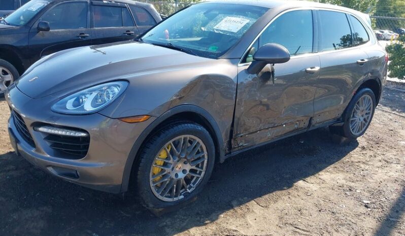 
								2013 Porsche Cayenne full									