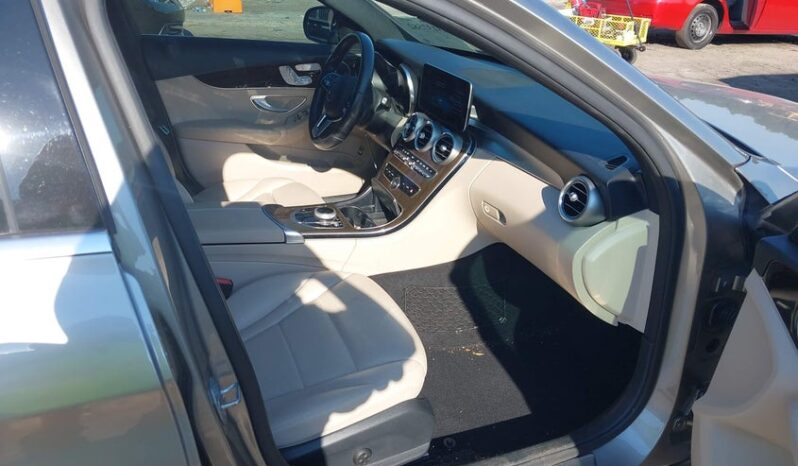 
								2020 Mercedes-benz C full									