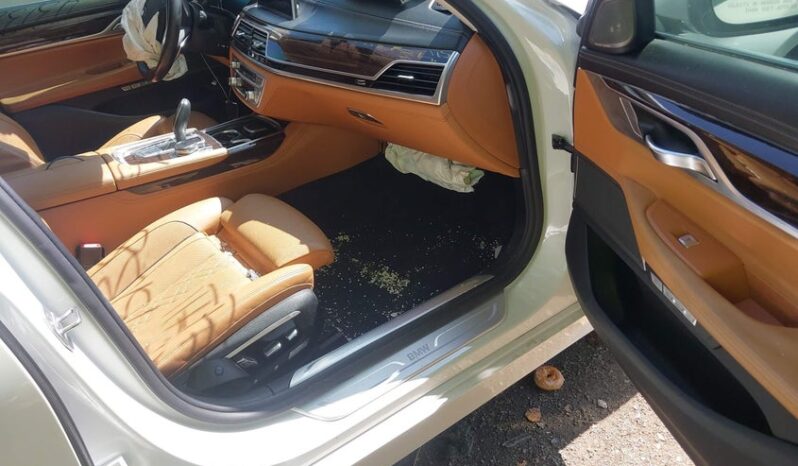 
								2016 BMW 750 full									