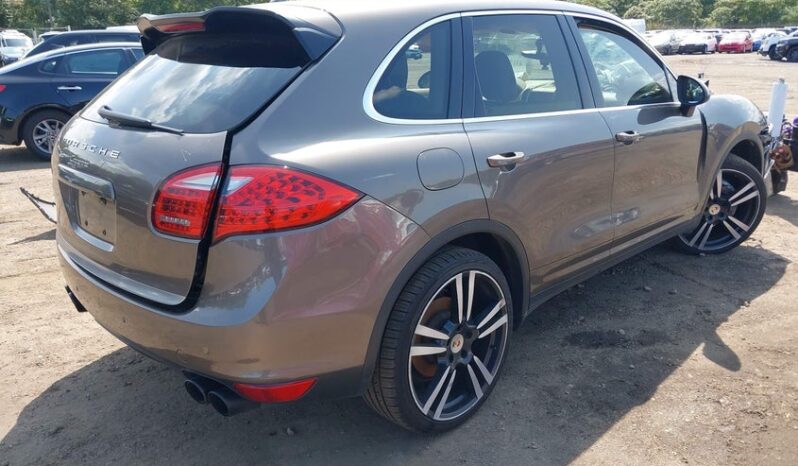 
								2012 Porsche Cayenne full									
