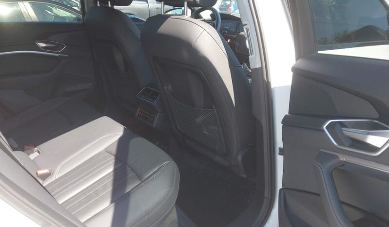 
								2022 Audi E-tron full									