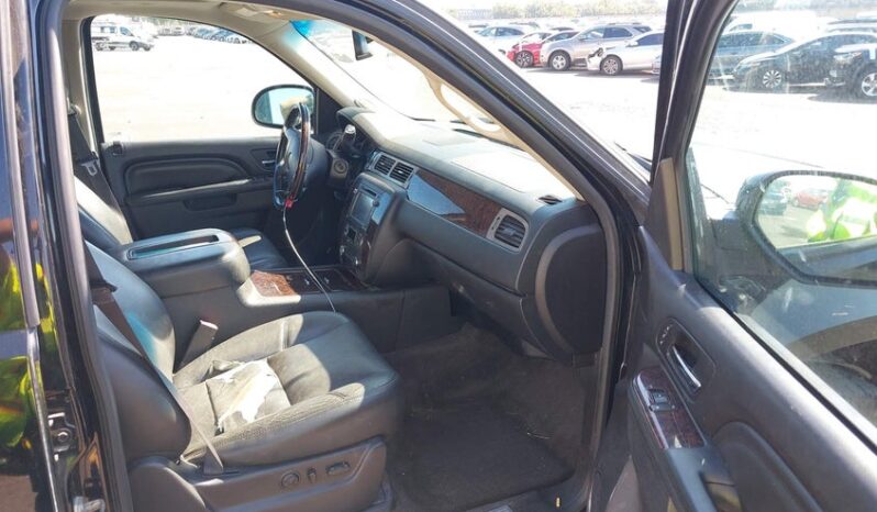 
								2014 Gmc Yukon full									