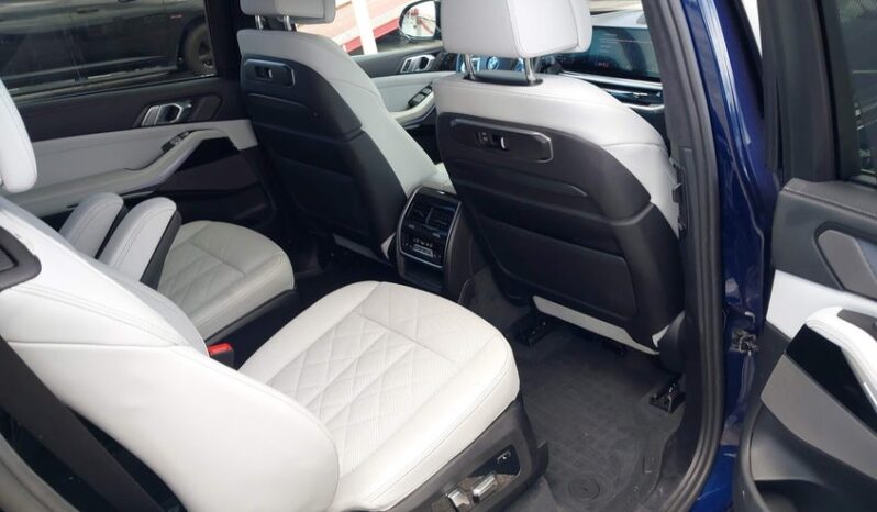 
								2024 BMW X7 full									