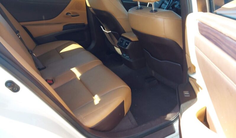 
								2021 Lexus Es 350 full									