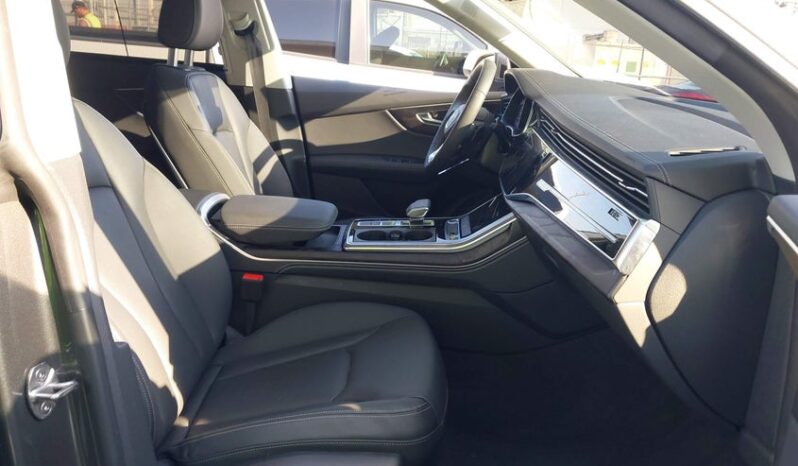 
								2023 Audi Q8 full									