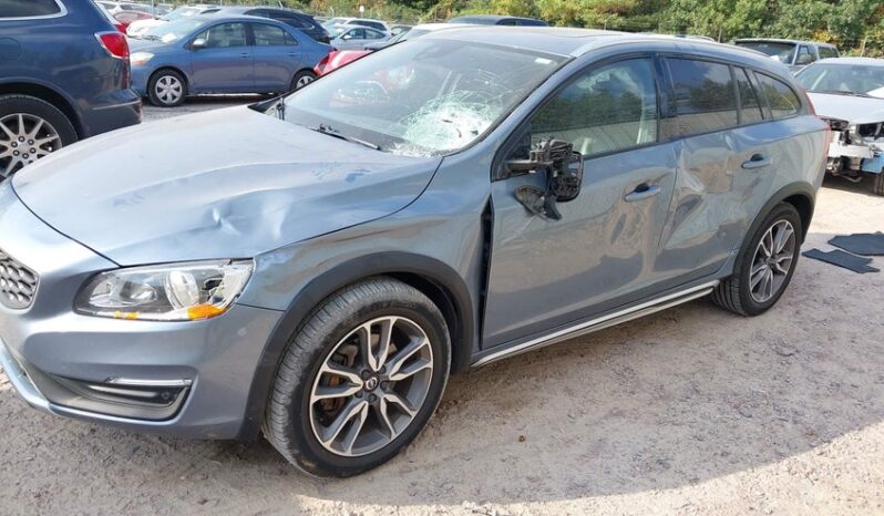 
								2018 Volvo V60 cross country full									