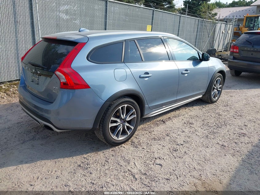 2018 Volvo V60 cross country
