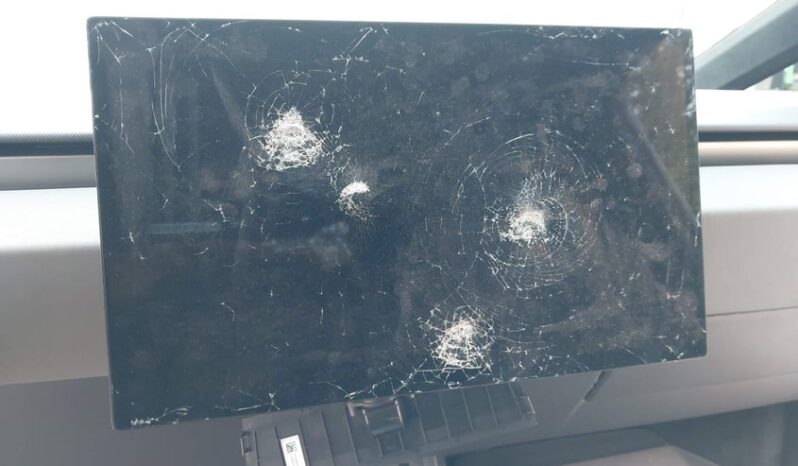 
								2024 Tesla Cybertruck full									