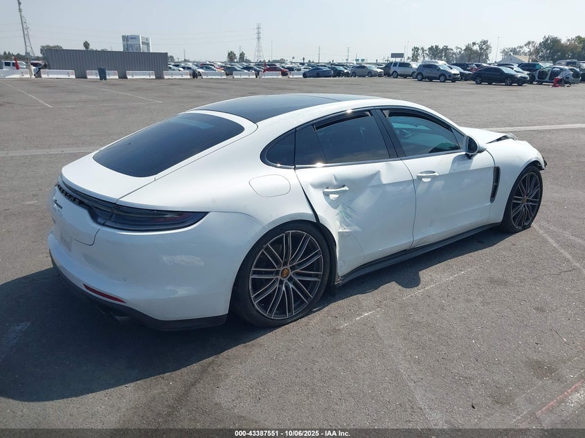 2022 Porsche Panamera