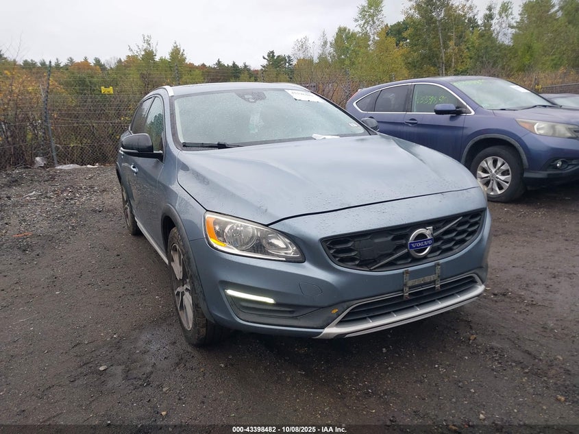 2017 Volvo V60 cross country