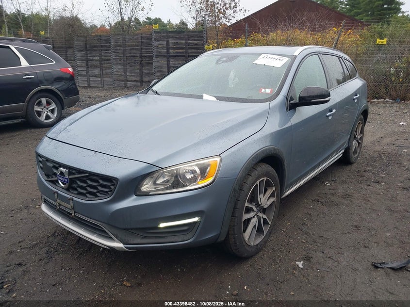 2017 Volvo V60 cross country