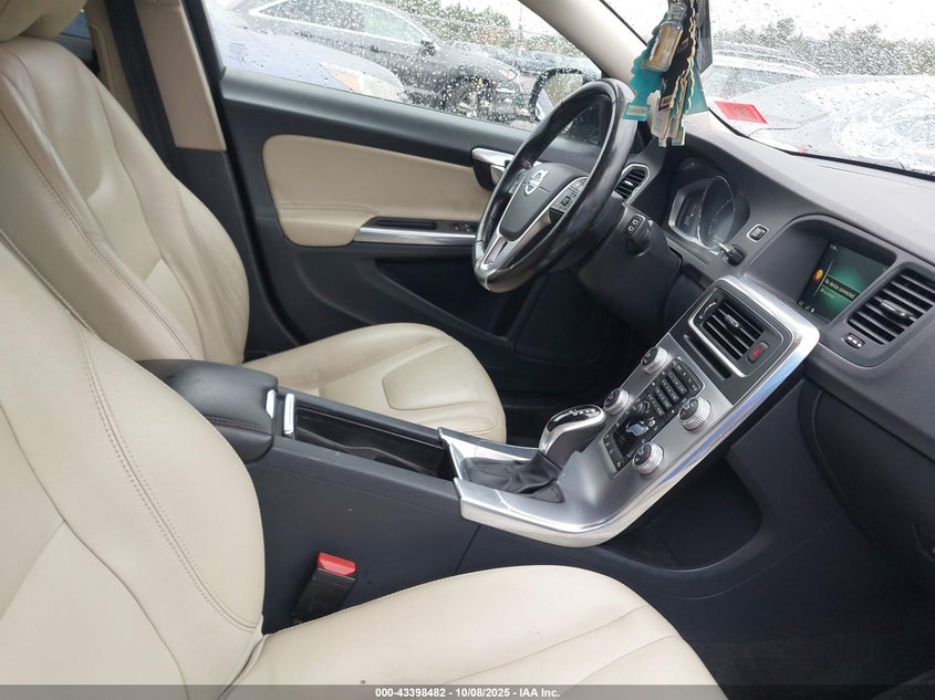 2017 Volvo V60 cross country