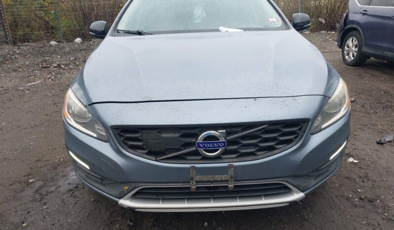 
								2017 Volvo V60 cross country full									