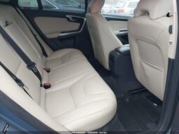 
										2017 Volvo V60 cross country full									