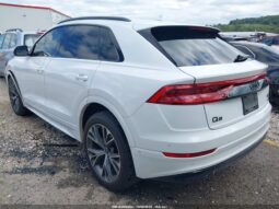 
										2022 Audi Q8 full									