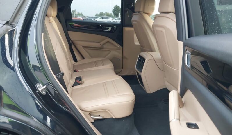 
								2019 Porsche Cayenne full									