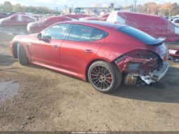 
										2013 Porsche Panamera full									