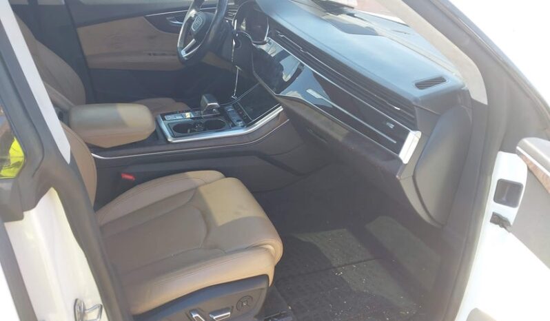 
								2019 Audi Q8 full									