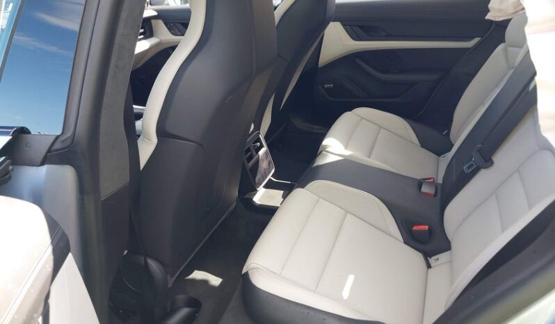
								2024 Porsche Taycan full									