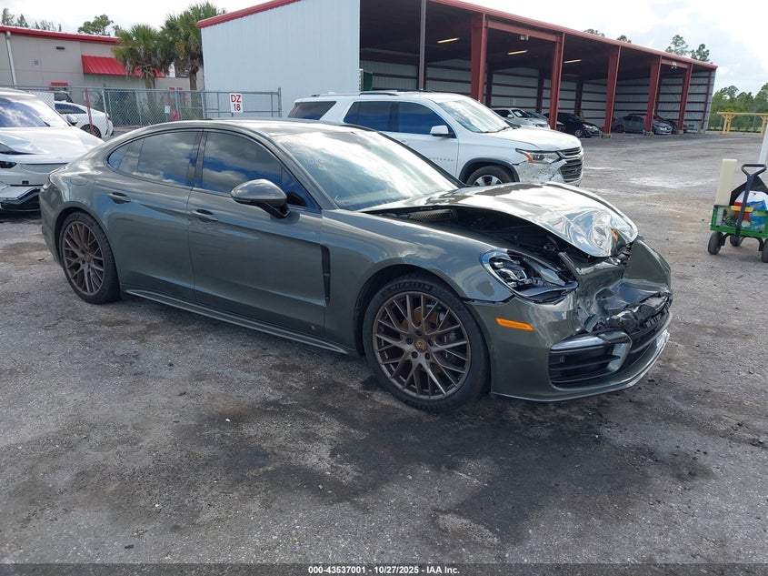 2022 Porsche Panamera