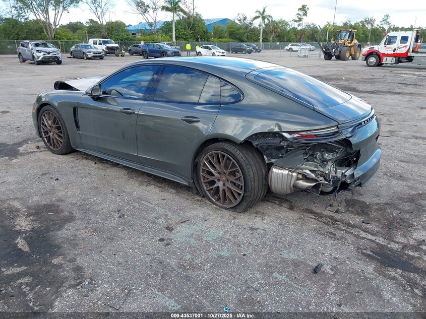 2022 Porsche Panamera