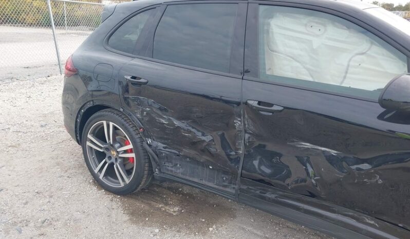 
								2013 Porsche Cayenne full									