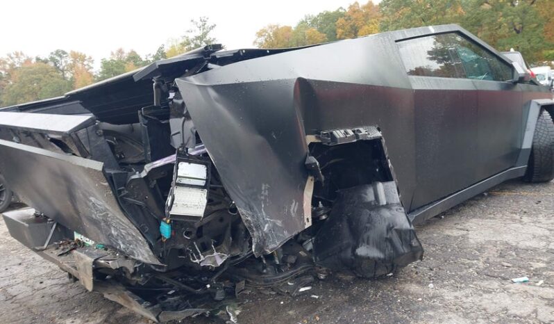 
								2024 Tesla Cybertruck full									