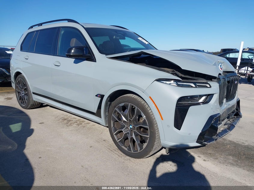 2023 BMW X7