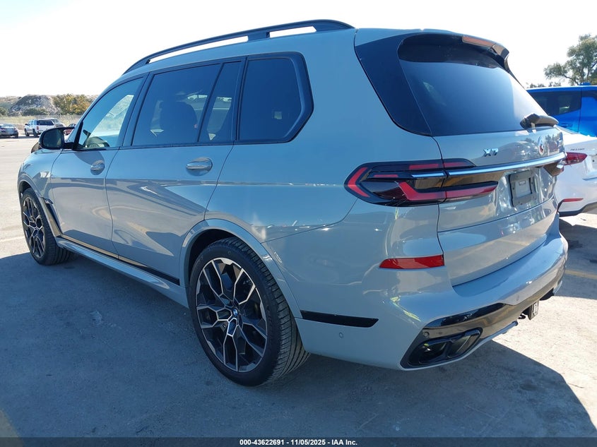 2023 BMW X7