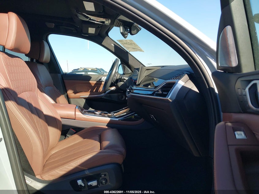 2023 BMW X7