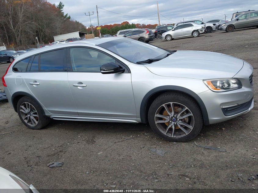 2016 Volvo V60 cross country