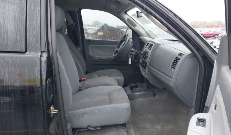
								2005 Dodge Dakota full									
