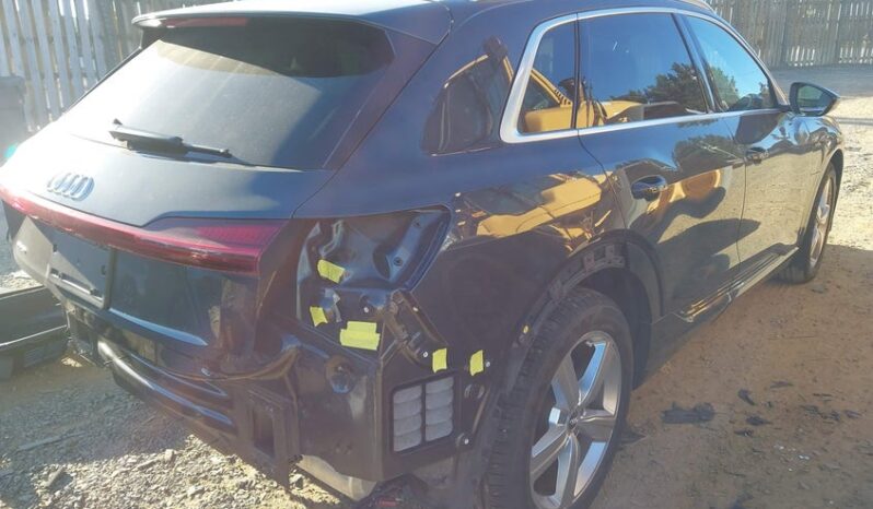 
								2019 Audi E-tron full									