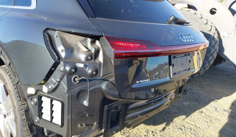 
								2019 Audi E-tron full									