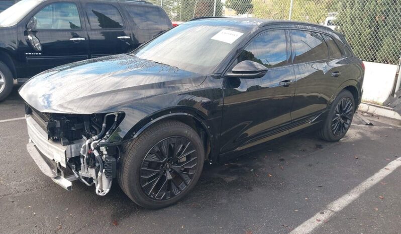 
								2024 Audi Q8 full									
