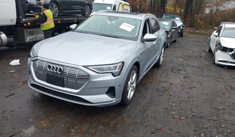 
								2019 Audi E-tron full									