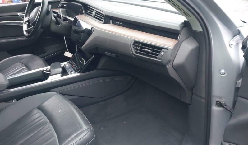 
								2019 Audi E-tron full									