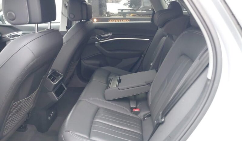 
								2019 Audi E-tron full									