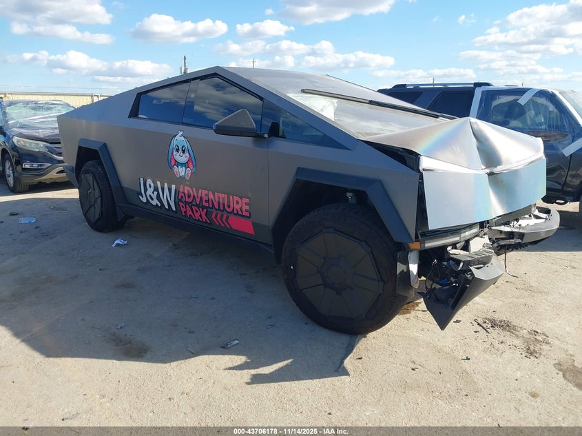 2025 Tesla Cybertruck