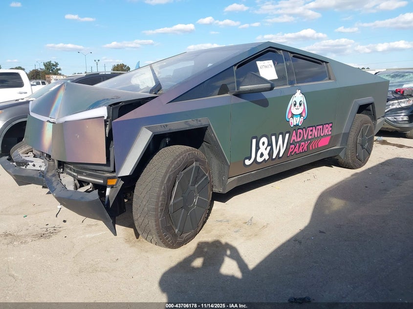 2025 Tesla Cybertruck