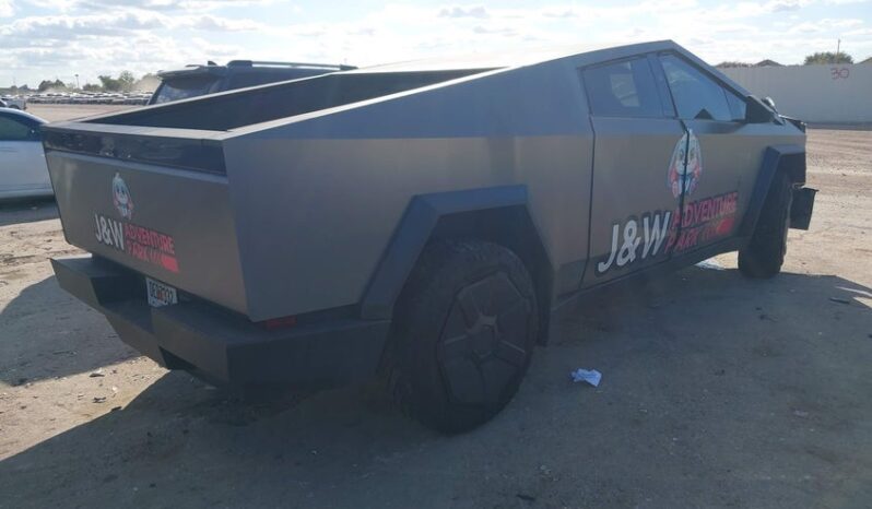 
								2025 Tesla Cybertruck full									