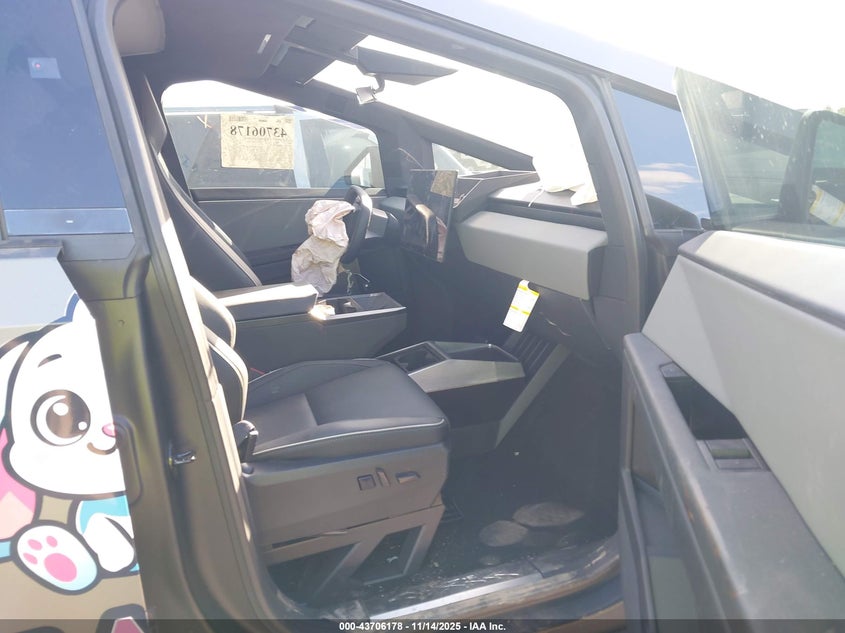 2025 Tesla Cybertruck