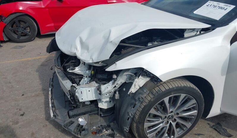 
								2021 Lexus Es 350 full									